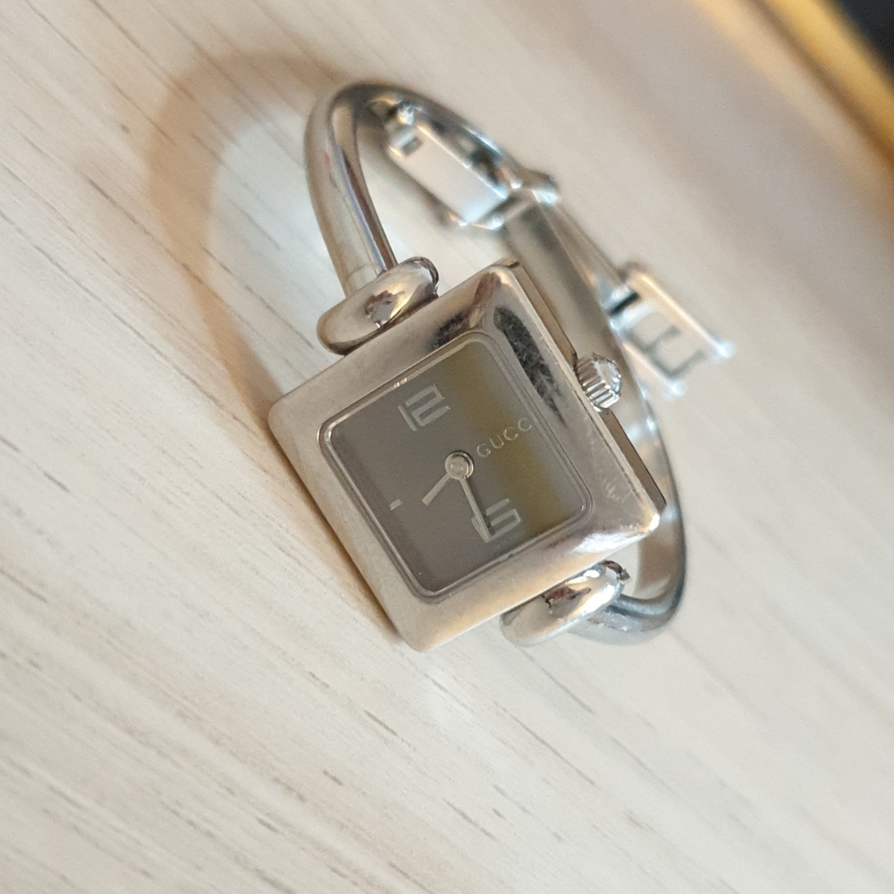 GUCCI watch
